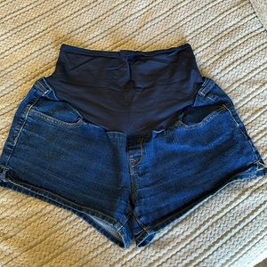 Maternity shorts